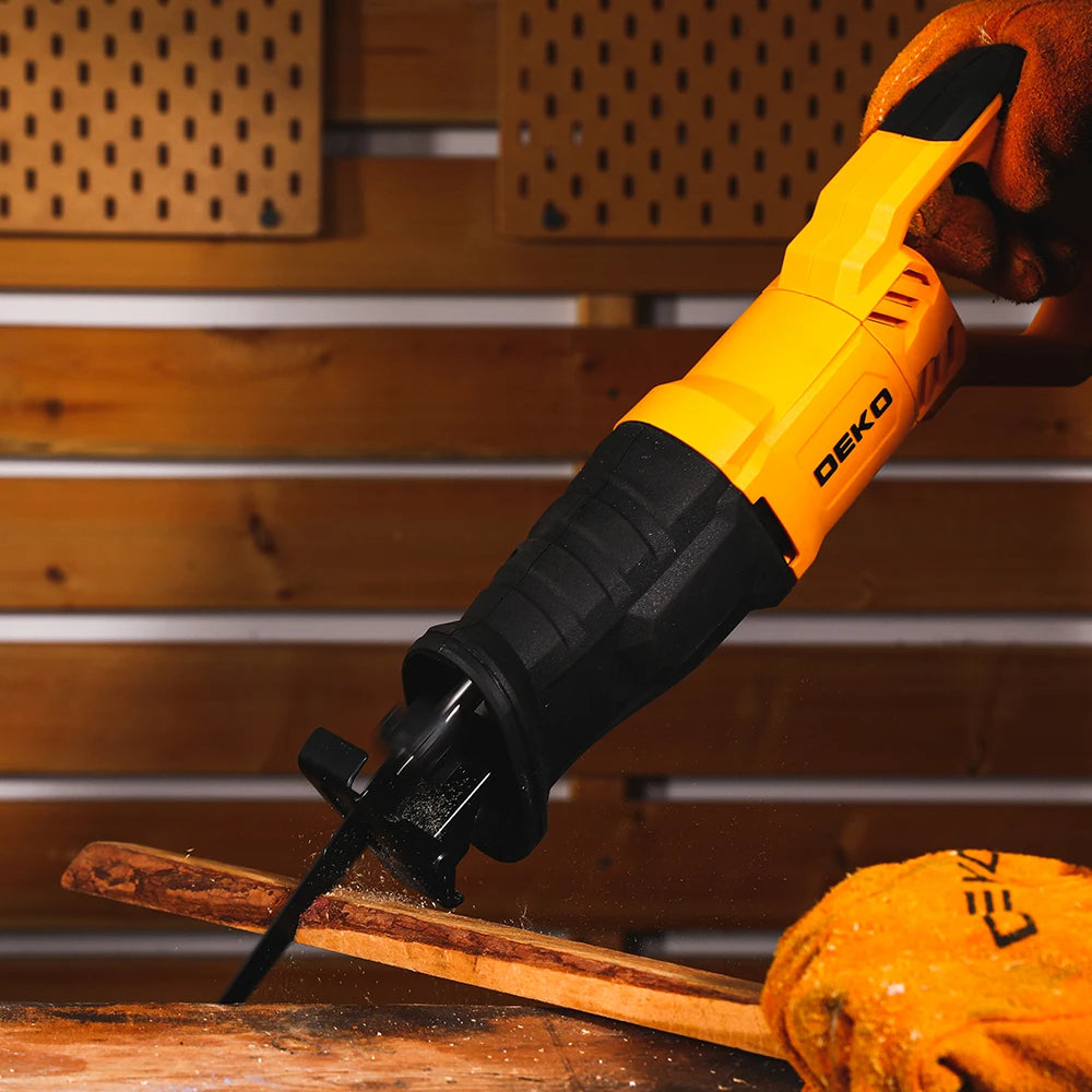 DEKO NUEVA DKRS710G20 Sierra eléctrica de 710 W, sierra alternativa con hojas de sierra, sierra de calar, motosierra, herramientas para madera, herramientas eléctricas de bricolaje