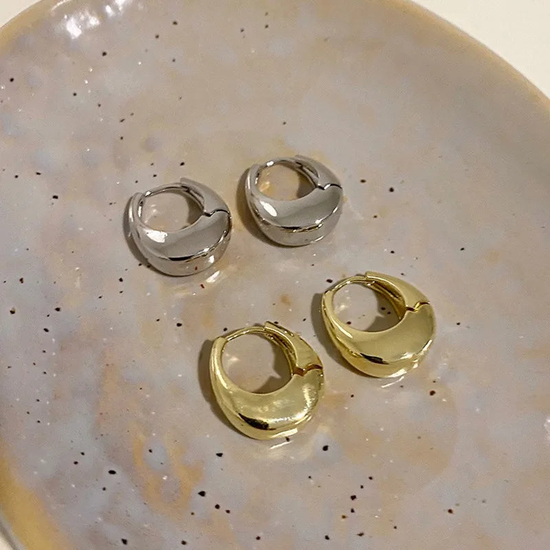 2 pendientes de aro clásicos de metal chapados en oro para mujer, joyería de moda, pendientes de botón de uso diario para niñas.