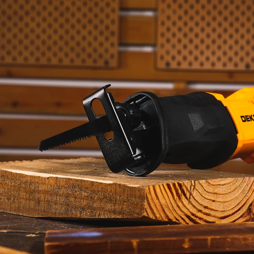 DEKO NUEVA DKRS710G20 Sierra eléctrica de 710 W, sierra alternativa con hojas de sierra, sierra de calar, motosierra, herramientas para madera, herramientas eléctricas de bricolaje