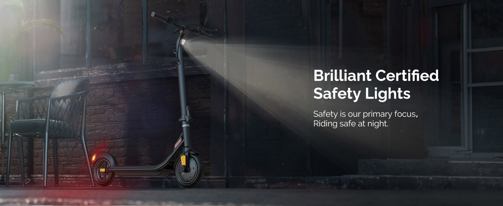 Patinete Eléctrico Atomi E20, neumático de aire de 8.5 pulgadas, motor de 250 W (potencia máxima de 500 W), batería de 36 V y 7.5 Ah, autonomía de 30 km, doble freno, 120 kg.