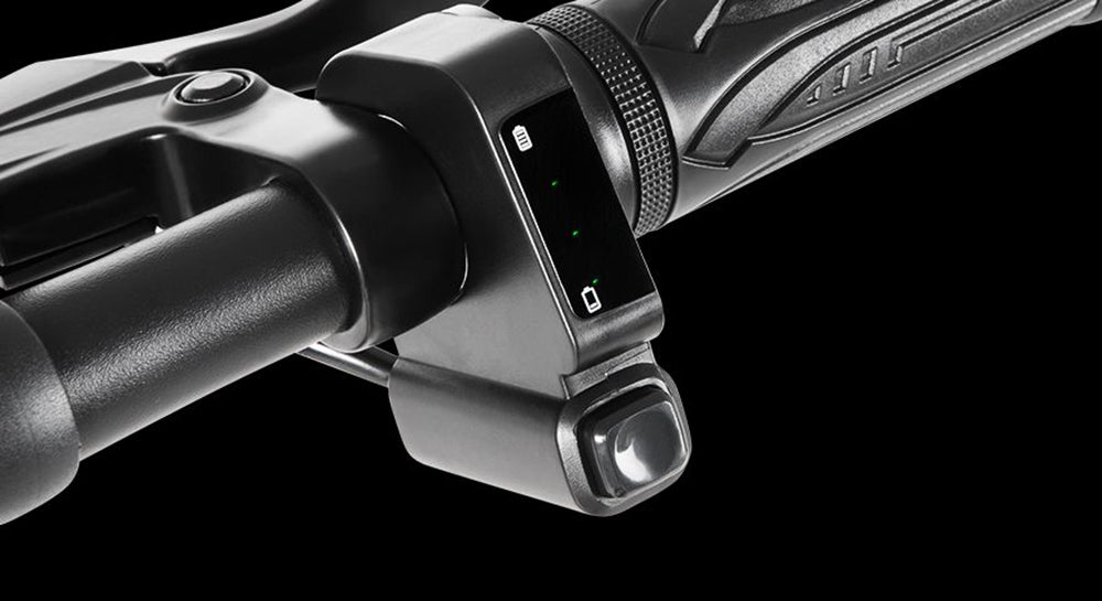 Bicicleta eléctrica plegable DYU C3, motor de 250 W, batería de 36 V y 7,5 Ah, neumáticos de 14 pulgadas, velocidad máxima de 25 km/h, autonomía de 37 km, frenos de disco delanteros y traseros.