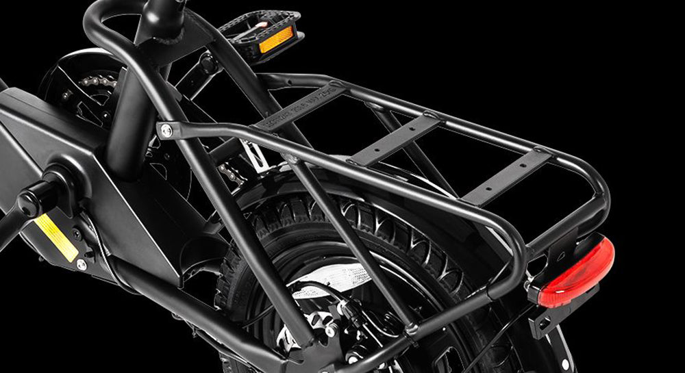 Bicicleta eléctrica plegable DYU C3, motor de 250 W, batería de 36 V y 7,5 Ah, neumáticos de 14 pulgadas, velocidad máxima de 25 km/h, autonomía de 37 km, frenos de disco delanteros y traseros.