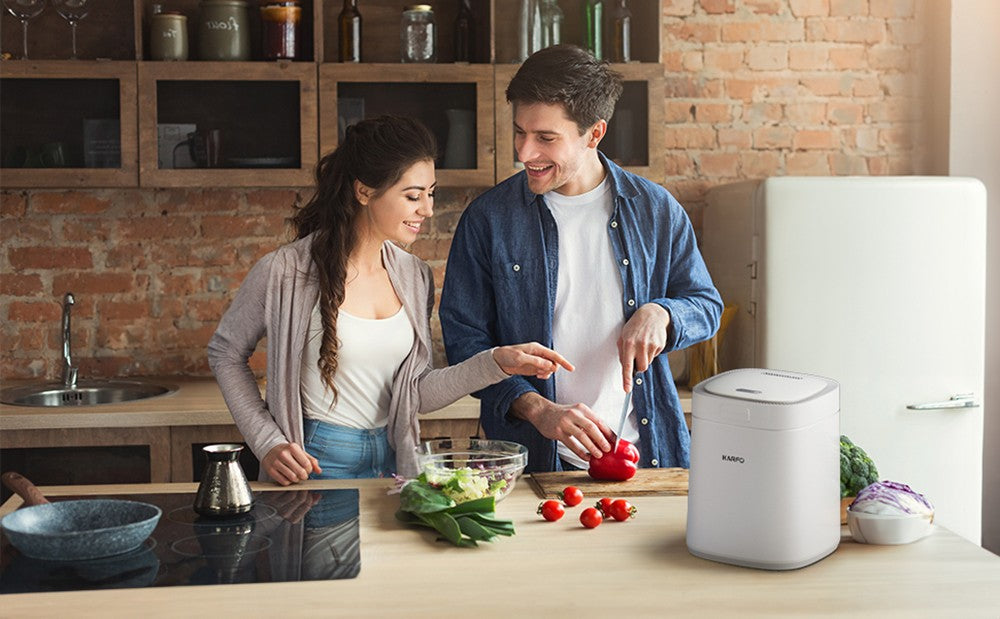 karfo UF006-EC Compostador de Cocina, Capacidad de 2.5L, Funcionamiento Automático con un Solo Botón, Convierte los Residuos de Alimentos en Fertilizante para Plantas, Blanco