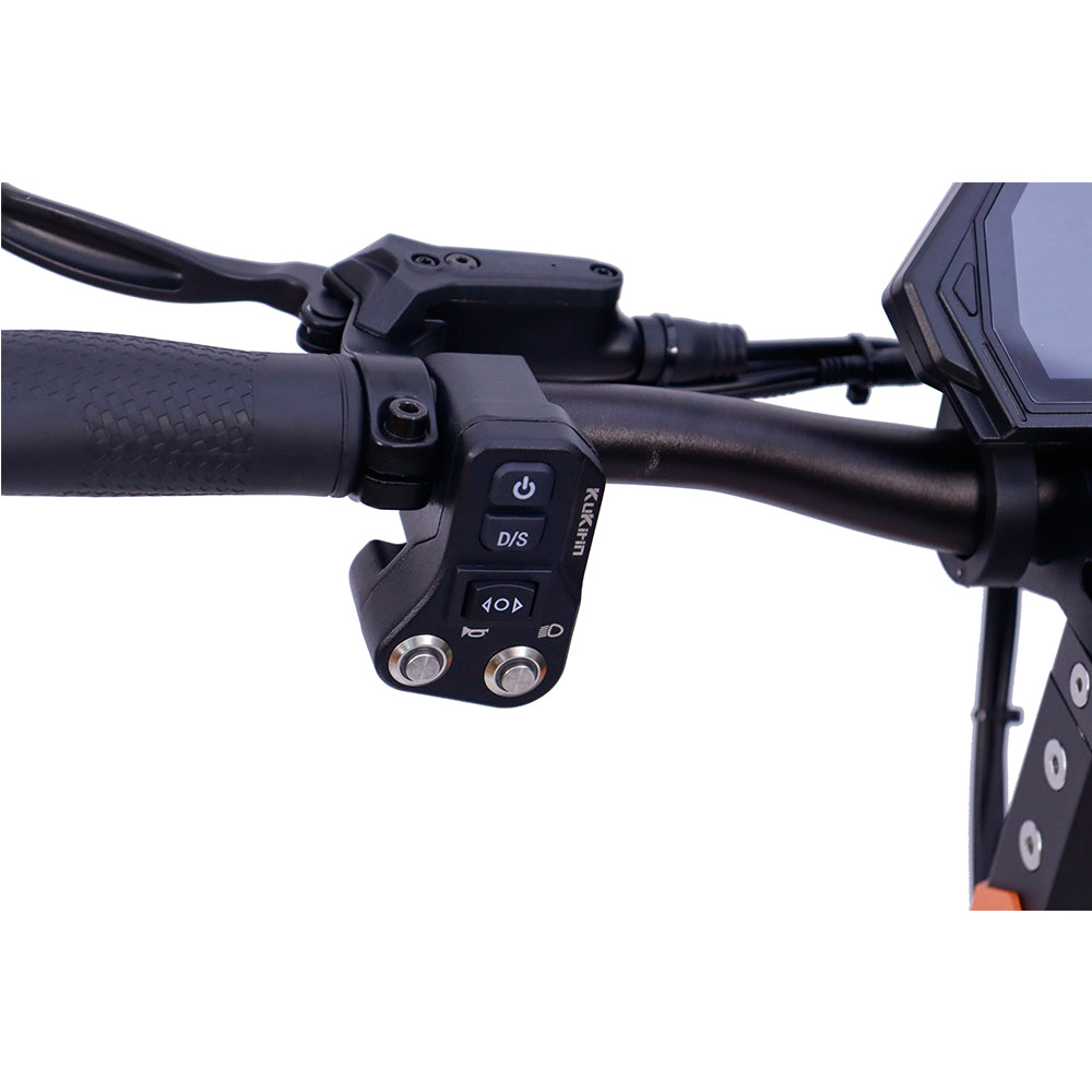 Patinete eléctrico todoterreno KuKirin G3 Pro 2024, versión con motor de 1200 W*2, neumáticos de 10 pulgadas, batería extraíble de 52 V y 23,2 Ah, autonomía de 80 km, velocidad máxima de 65 km/h, sistema de doble amortiguación hidráulica, resistencia al agua IP54 y doble freno hidráulico.
